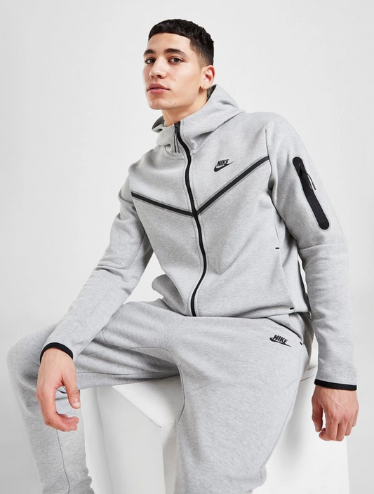 Nike Tech Fleece grijs